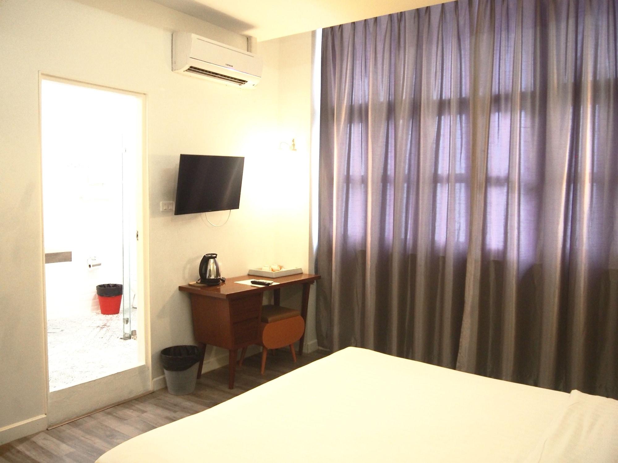 Retroasis Hotel Банкок Екстериор снимка