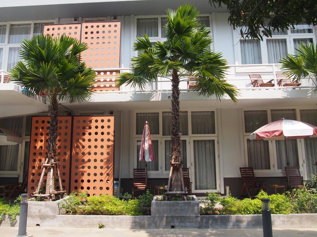 Retroasis Hotel Банкок Екстериор снимка