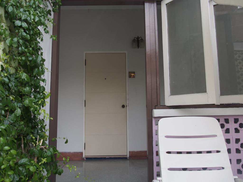 Retroasis Hotel Банкок Екстериор снимка